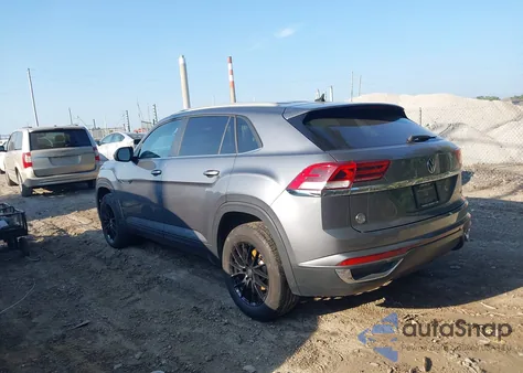 2021 Volkswagen Atlas Cross Sport 2.0T S z USA, uszkodzony, nr VIN 1V2GC2CA1MC224743